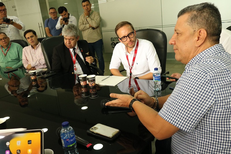 Avianca apoyará gestiones de la Gobernación del Tolima para construir el aeropuerto internacional de Ibagué