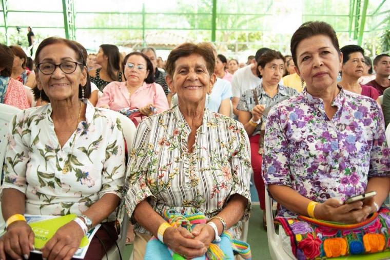 Semanas de cotización para pensión en mujeres baja de 1.300 a 1.000