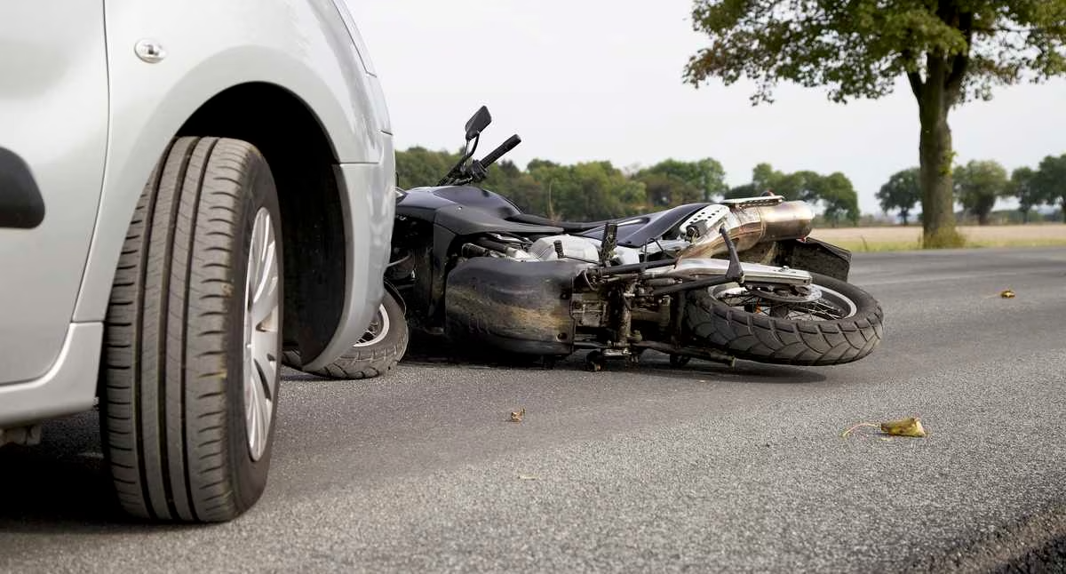 ¿Qué pasa si se accidenta en moto y el SOAT está a nombre de otra persona?