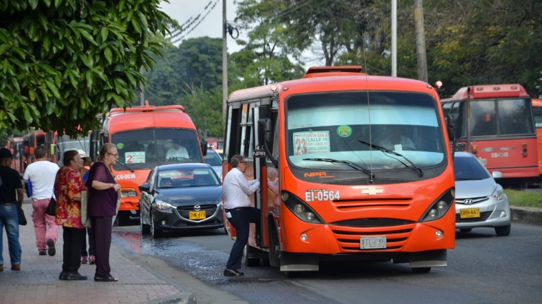 Aumento del salario mínimo: ¿en cuánto quedaría auxilio de transporte?