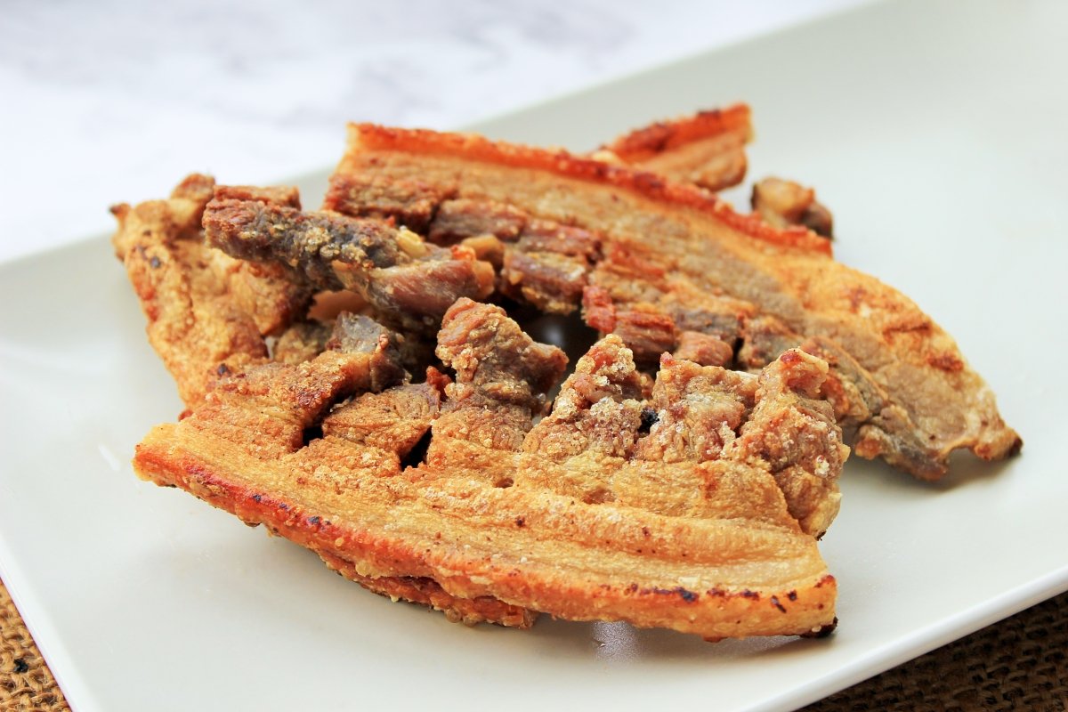 Estudio asegura que el chicharrón sería más saludable que algunas legumbres y verduras