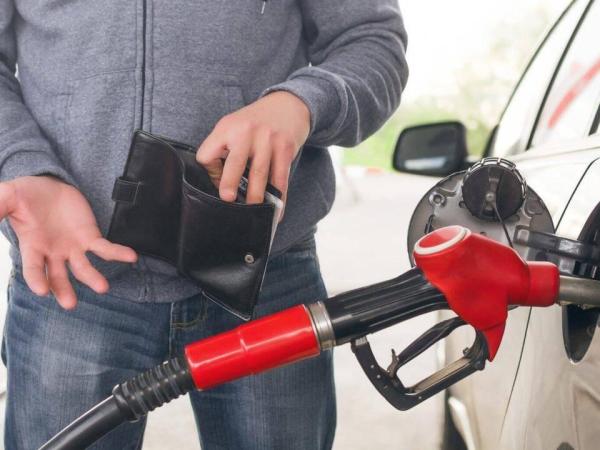 Minhacienda confirma que se acabaron las alzas grandes para la gasolina