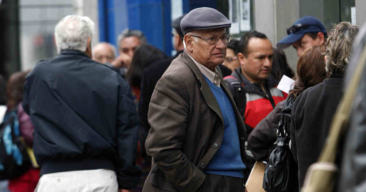 Pensionados que reciban hasta 3 salarios mínimos tendrán reducción en aportes a salud