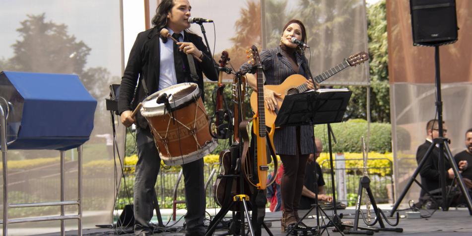 Los músicos colombianos terminarán premiados con una generosa Ley de Música