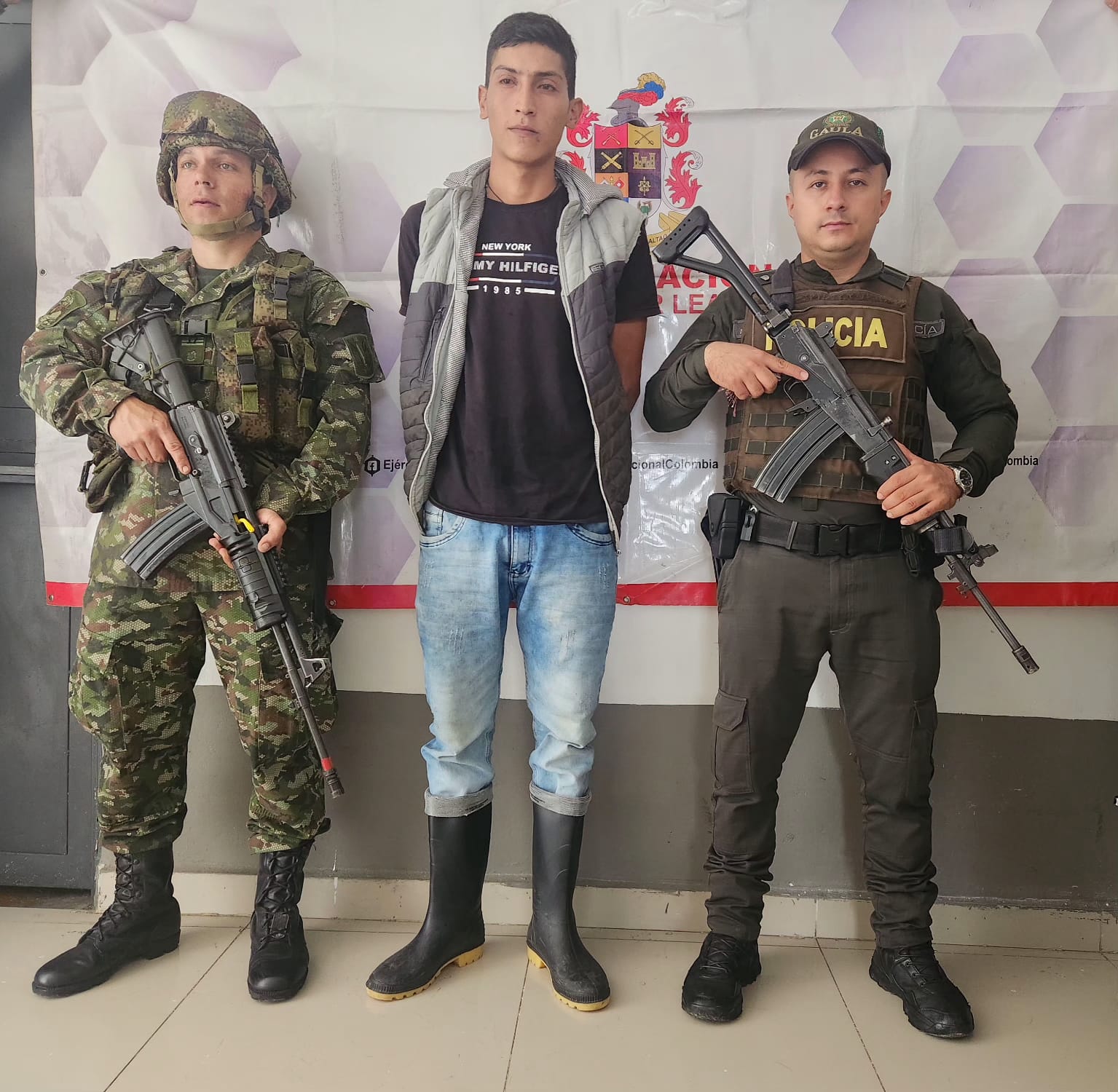 Ejército Nacional captura a presunto extorsionista del GAO-r Frente Ismael Ruiz